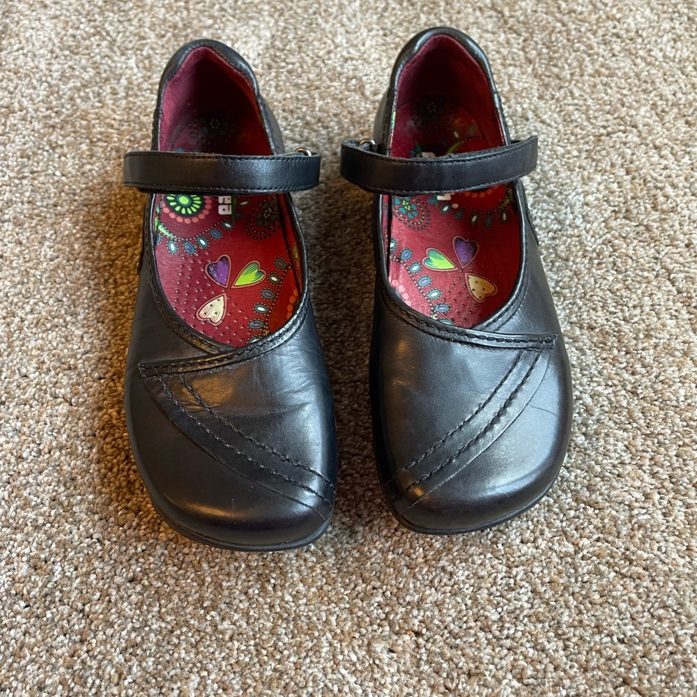 Earth Echelon Black Leather Mary Jane Shoes Size 6.5B Goth Extremely Comfortable